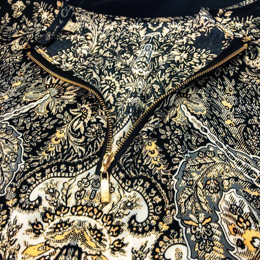 Rose & Olive Lightweight Black/Cream Baroque Print Blouse Sz M - Picture 9 of 11